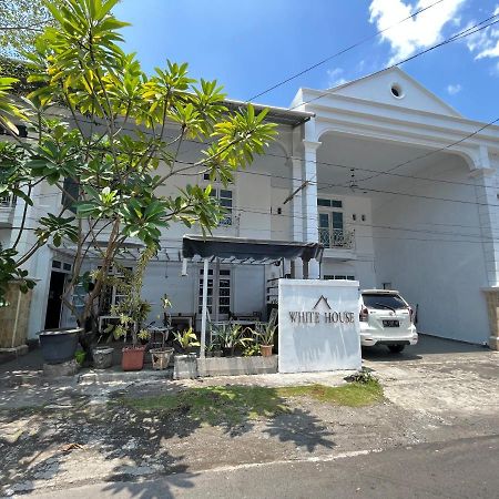 Reddoorz Near Kantor Walikota Manado Bagian luar foto