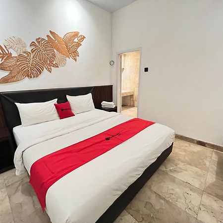 Reddoorz Near Kantor Walikota Manado Bagian luar foto