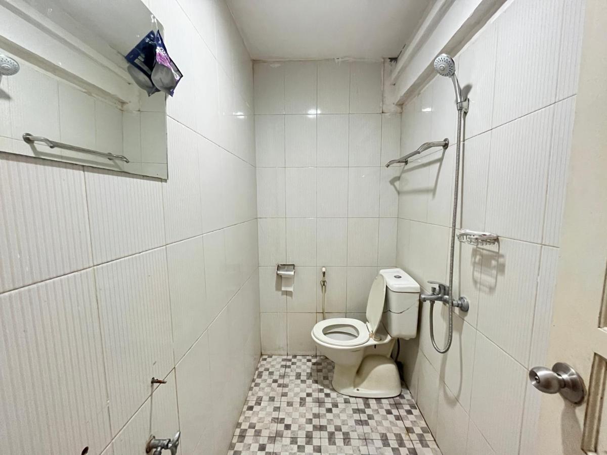 Reddoorz Near Kantor Walikota Manado Bagian luar foto