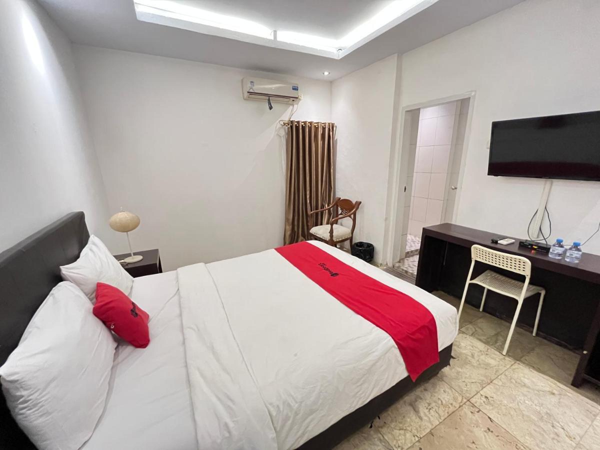 Reddoorz Near Kantor Walikota Manado Bagian luar foto