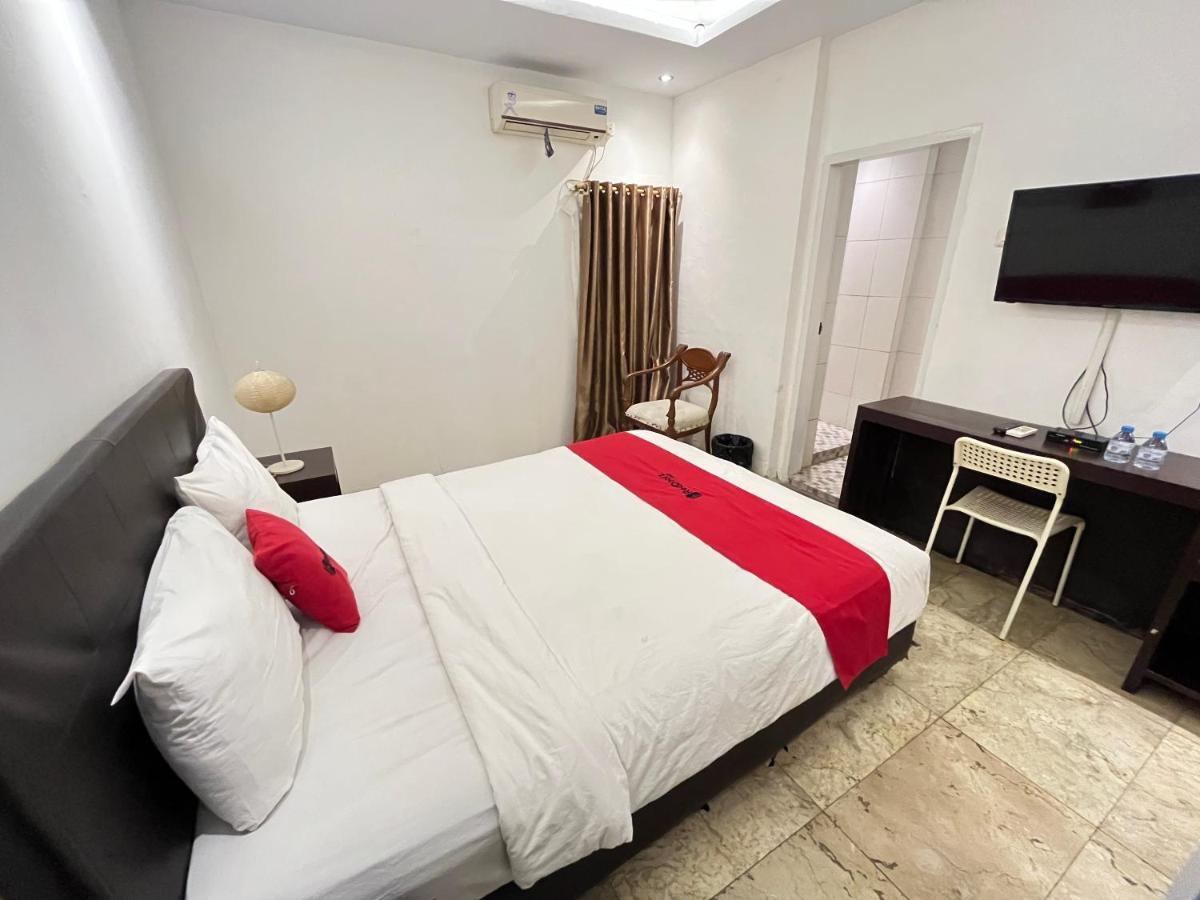 Reddoorz Near Kantor Walikota Manado Bagian luar foto